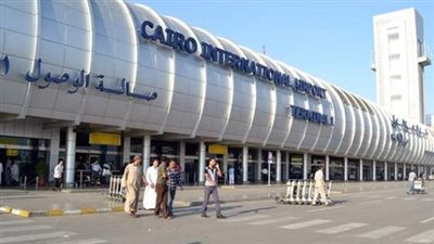 مطار القاهرة يبدأ في رفع قيود السفر عن القادمين من الخارج
