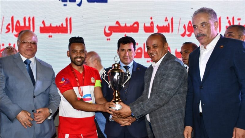 الزاوية الحمراء بطلا