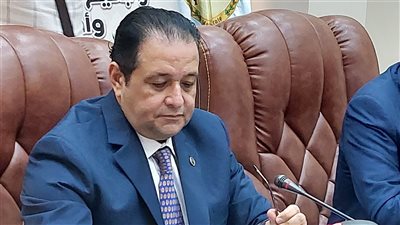 نائب رئيس البرلمان العربي: تلاحم النواب والقيادات التنفيذية بمطروح يؤكد أنها بطريق التنمية الصحيح