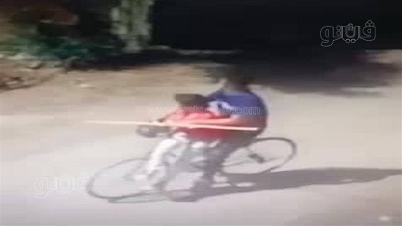 المجنى عليه برفقة