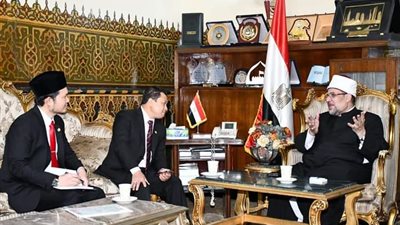 وزير الأوقاف يستقبل سفير ماليزيا بالقاهرة