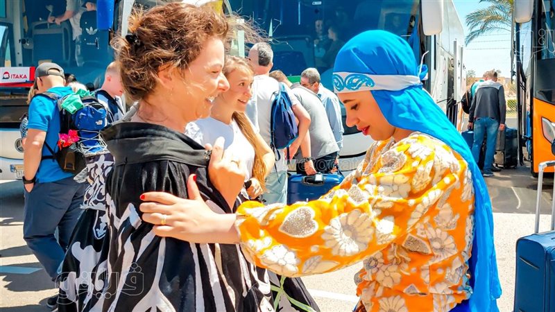 سائحة بولندية بمطار