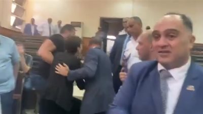 أول رد فعل من شقيقة كريم الهواري عقب الحكم عليه | فيديو 