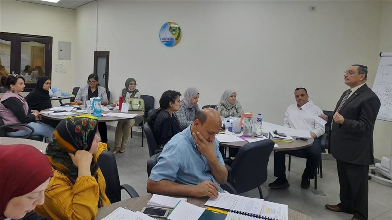 دورات تدريبية للعاملين