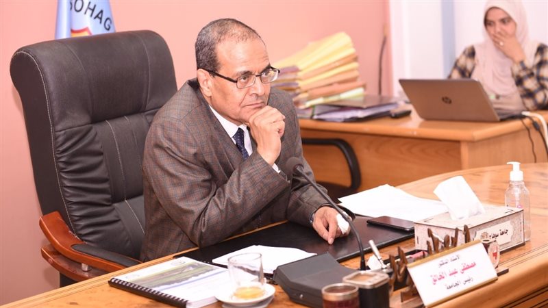 الدكتور مصطفي عبدالخالق