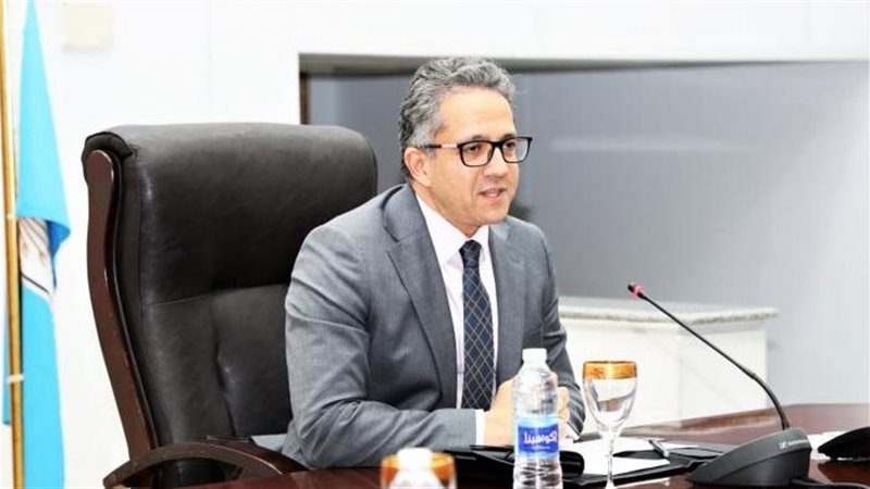وزير السياحة والآثار