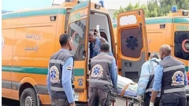 الاسعاف ينقل المصابين