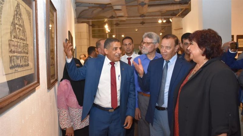 وزيرة الثقافة تفتتح