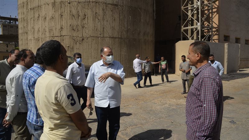 محافظ أسيوط خلال