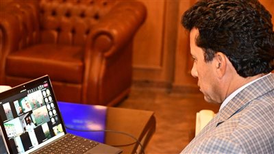 عبر الفيديو كونفرانس.. وزير الرياضة يفتتح النسخة الأولى من دوري حياة كريمة