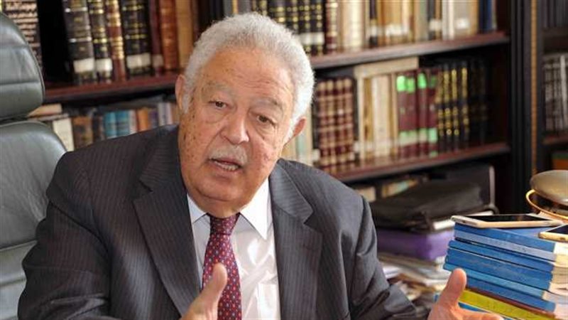 رجائي عطية نقيب المحامين