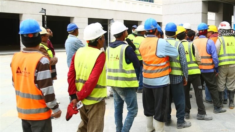 الراغبون في العمل