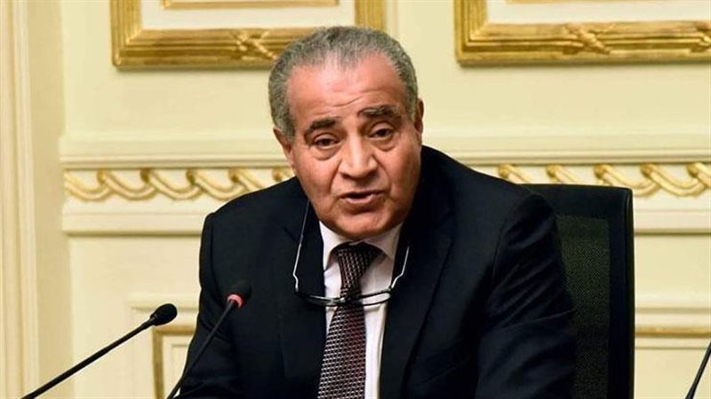 وزير التموين خلال