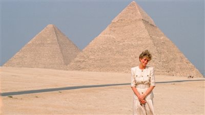  أبرزهم فان ديزل والأميرة ديانا.. أجمل صور النجوم بين الآثار المصرية |صور