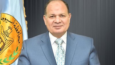 محافظ أسيوط: مد فترة تسجيل أرقام المحمول لأصحاب البطاقات تيسيرا على المواطنين