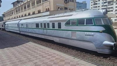 قطار الملك فاروق يعود إلى الإسكندرية ليستقر في متحف المنتزه | صور 