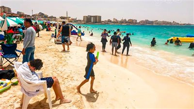 بث مباشر | بعد أداء صلاة عيد الأضحى المبارك.. إقبال المواطنين على كورنيش مطروح في أجواء احتفالية