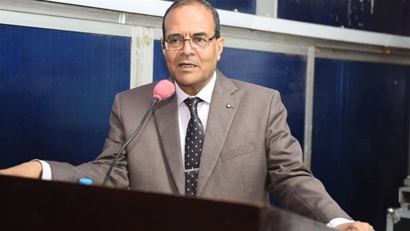 الدكتور مصطفي عبد