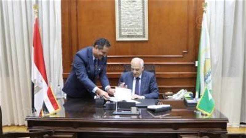 محافظ الجيزة ومدير
