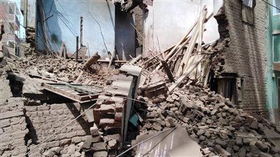انهيار أجزاء من عقار بمنطقة الجمرك غرب الإسكندرية