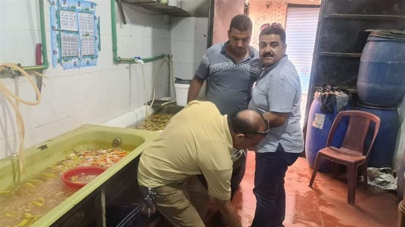 ضبط مخلل فاسد في