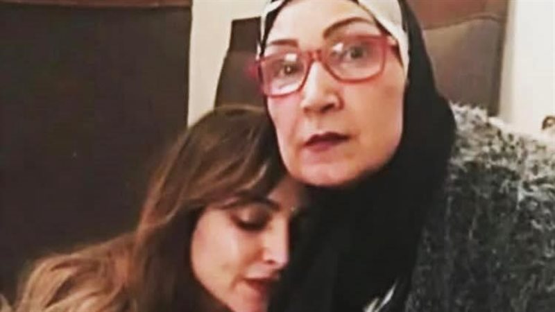 روجينا ووالدتها 