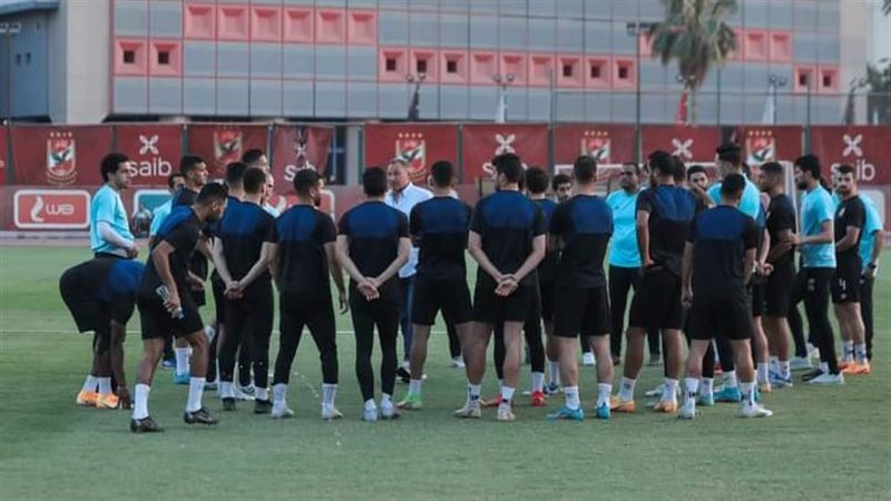 محمود الخطيب مع لاعبى