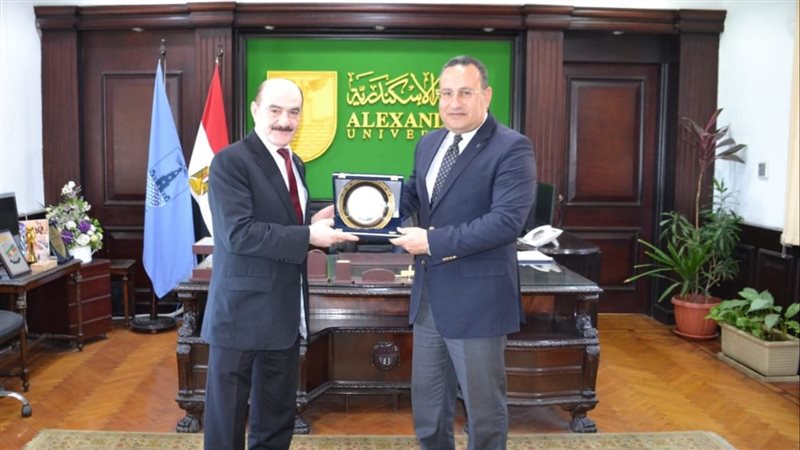 رئيس جامعة الإسكندرية