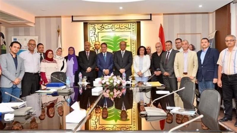 كرم جبر وأعضاء المجلس