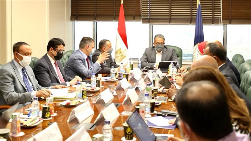 اجتماع وزير السياحة