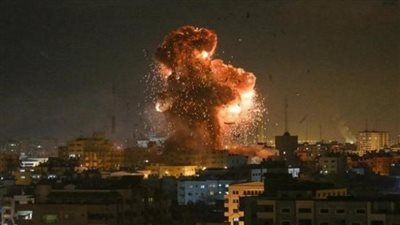 طائرات الاحتلال تشن غارات مكثفة على قطاع غزة ردا على صاروخ عسقلان | فيديو