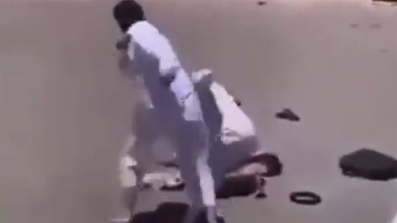  مقيم مصري يعتدى