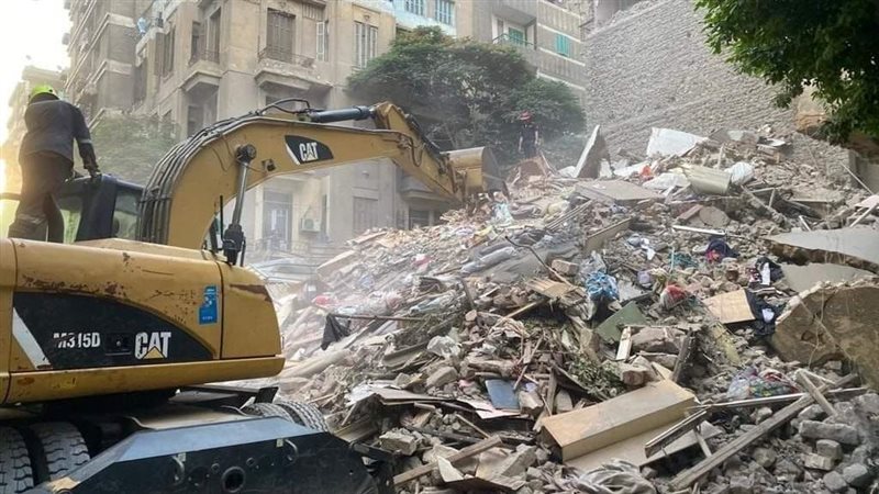 عقار الظاهر المنهار