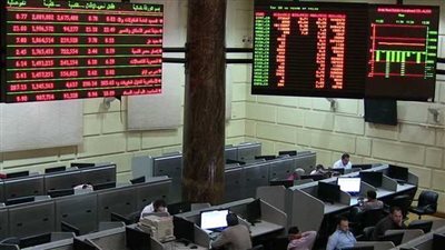 البورصة تواصل الهبوط بمنتصف تعاملات اليوم الأحد 
