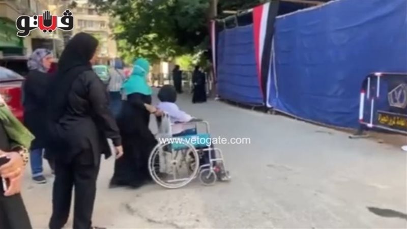 طالبة بالثانوية العامة