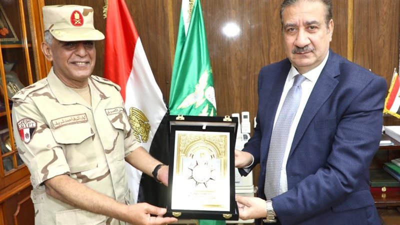 محافظ المنوفية يستقبل