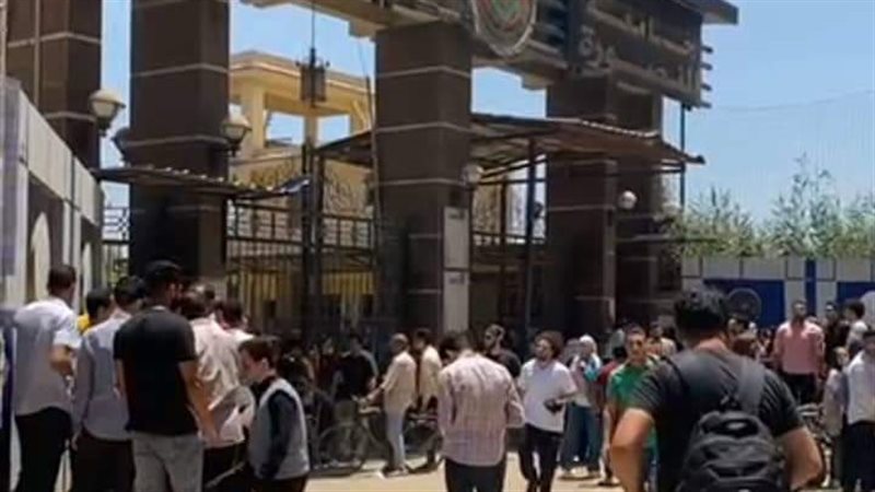 من أمام جامعة المنصورة