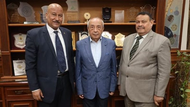 نقيب المهندسين يلتقي
