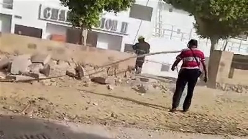 إخماد نيران مركب