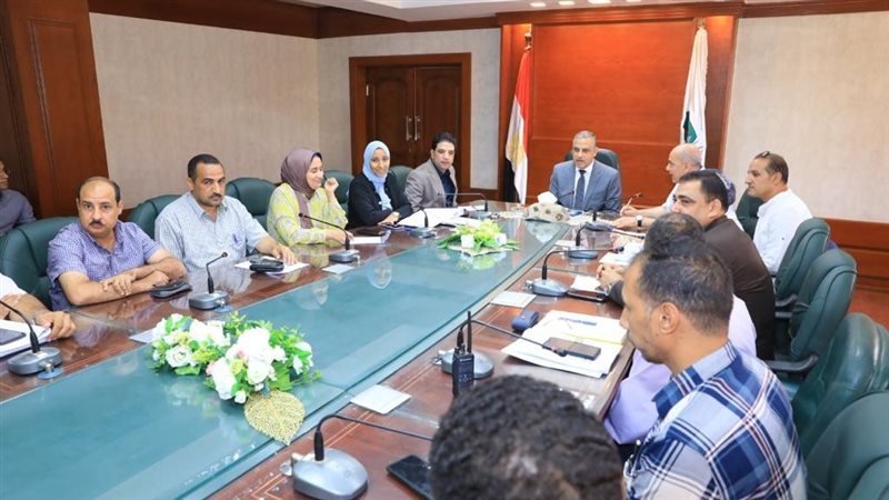 محافظ سوهاج يعقد