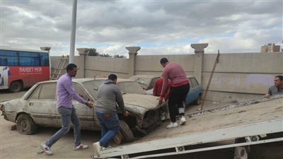 زمن الفوضى انتهى.. نشاط مكثف لأجهزة الدولة في رفع السيارات المتهالكة من الشوارع