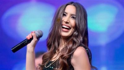 جنات تشعل مسرح مكتبة الإسكندرية | صور