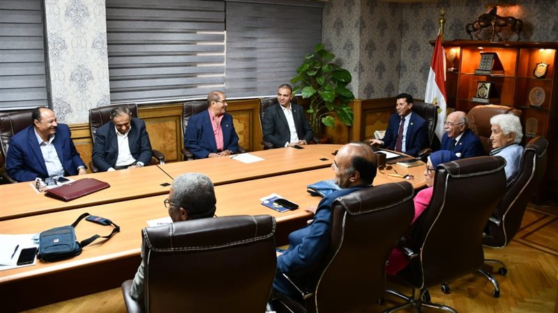 اجتماع وزير الرياضة