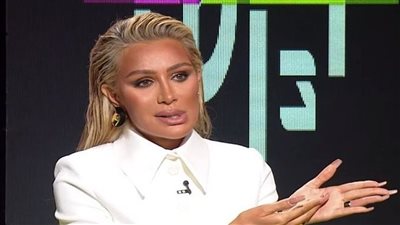  بعد تمزق فساتينها.. مايا دياب تغير طريقة اختيار ملابسها