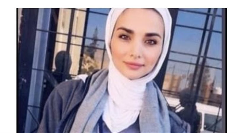 الطالبة إيمان رشيد