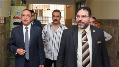 محافظ الإسكندرية يتفقد سير امتحانات الثانوية العامة 