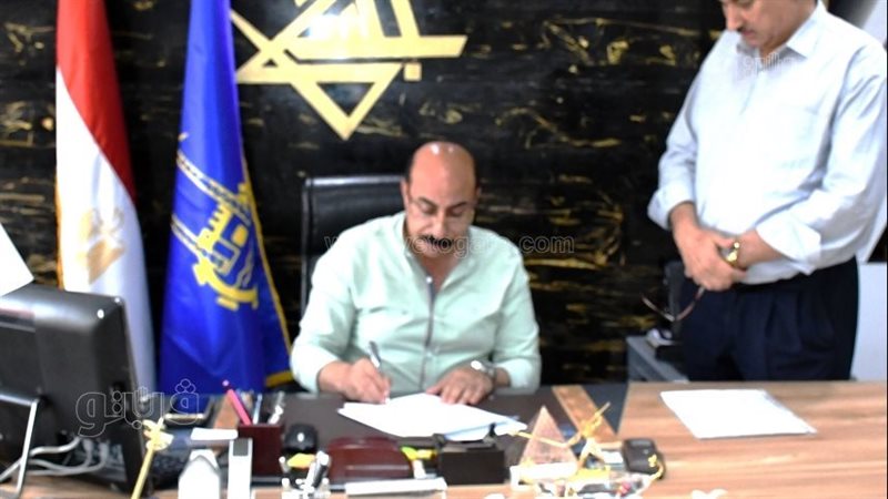 محافظ أسوان اللواء