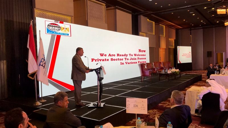 هشام توفيق وزير قطاع