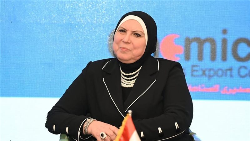 نيفين جامع 