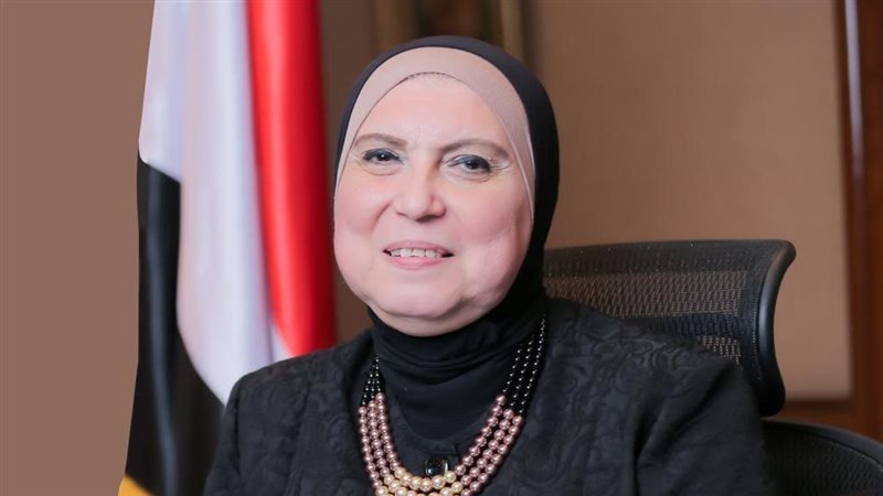 نيفين جامع 